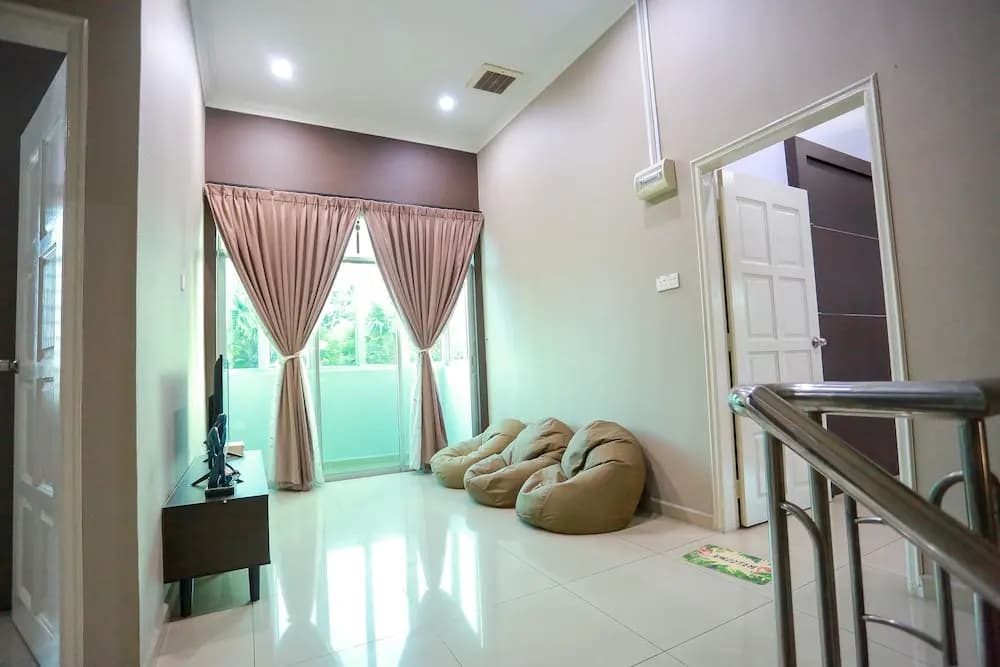 Bersatu Homestay - photo 7
