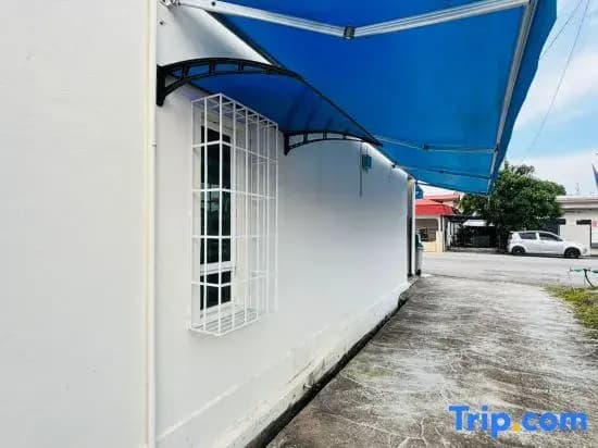 Villa in the Central Melaka for Families, Wide Balcony with Kids Pool and BBQ, COMFY HILL - photo 5