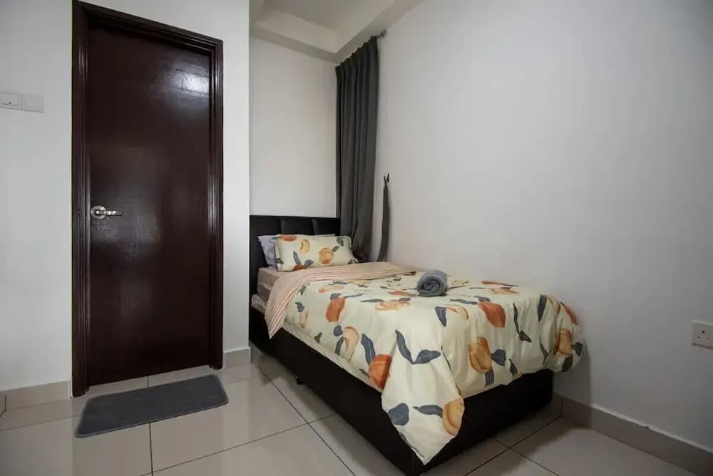 Comfy 3BR Apt @ KSL Daya Near Ikea Tebrau, Parking - photo 4