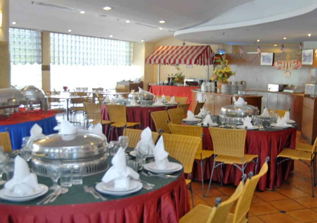 Mandarin Court Hotel - photo 22