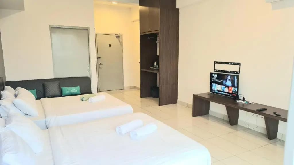 Aeropod [5B]/Near Airport / 2 Queen Bed/ Netflix/Free Parking - photo 3