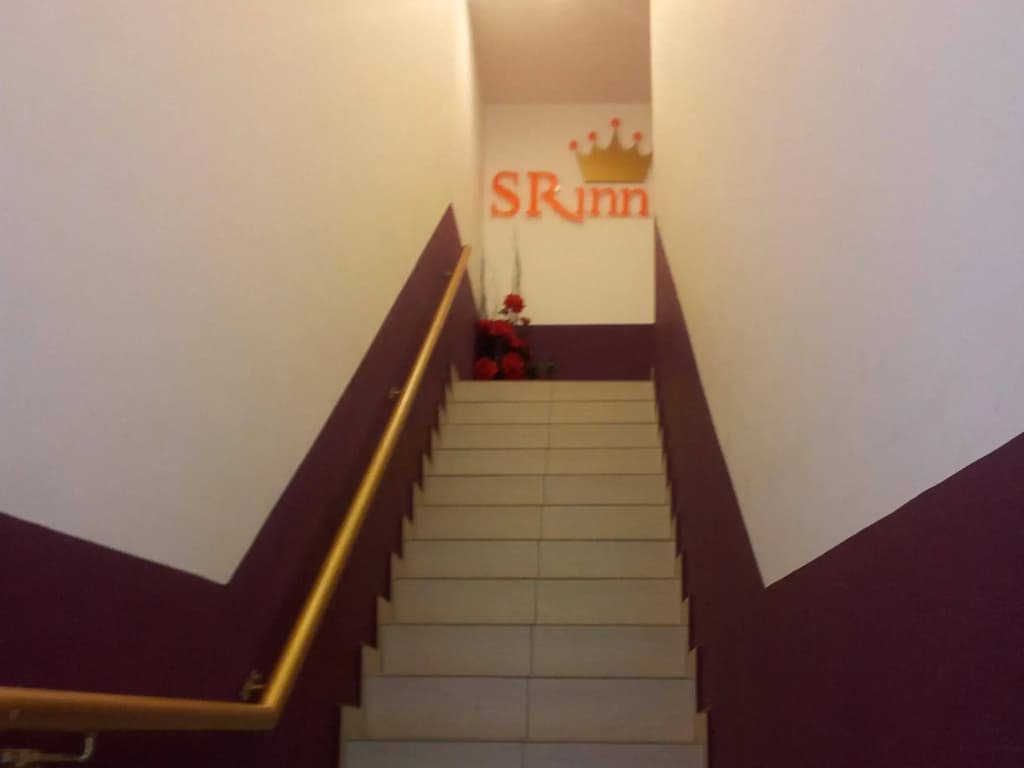 SR Inn - photo 9