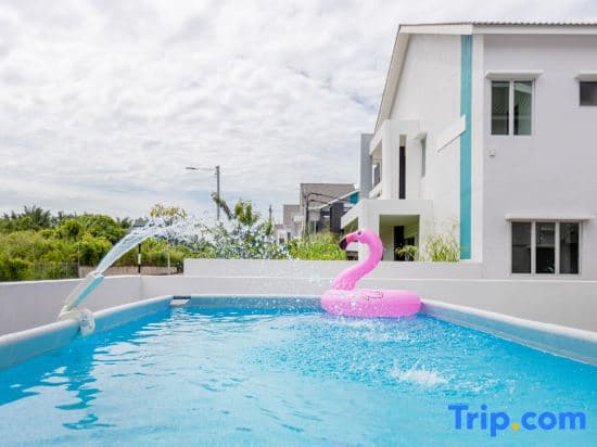 Pool Villa 3 | Karaoke BBQ | Near Lost World by i Homes - photo 1