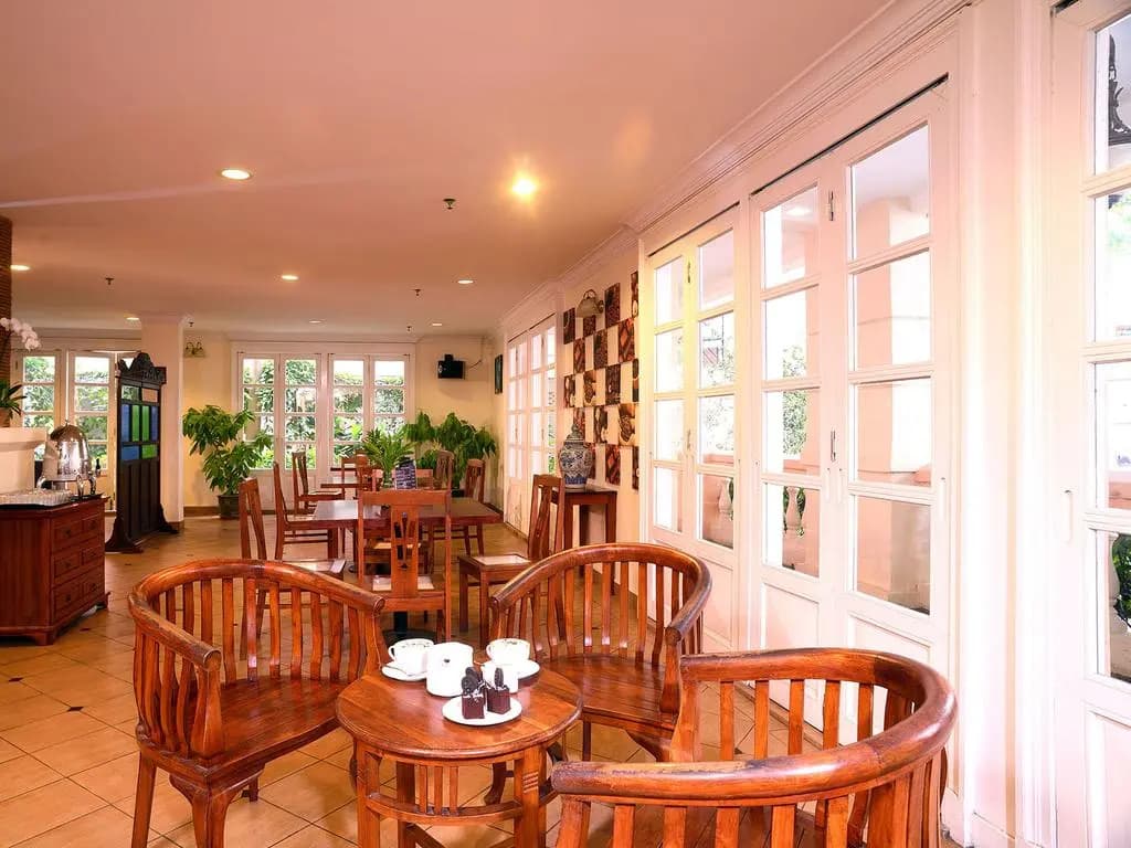 Bella Vista Waterfront Resort - photo 20