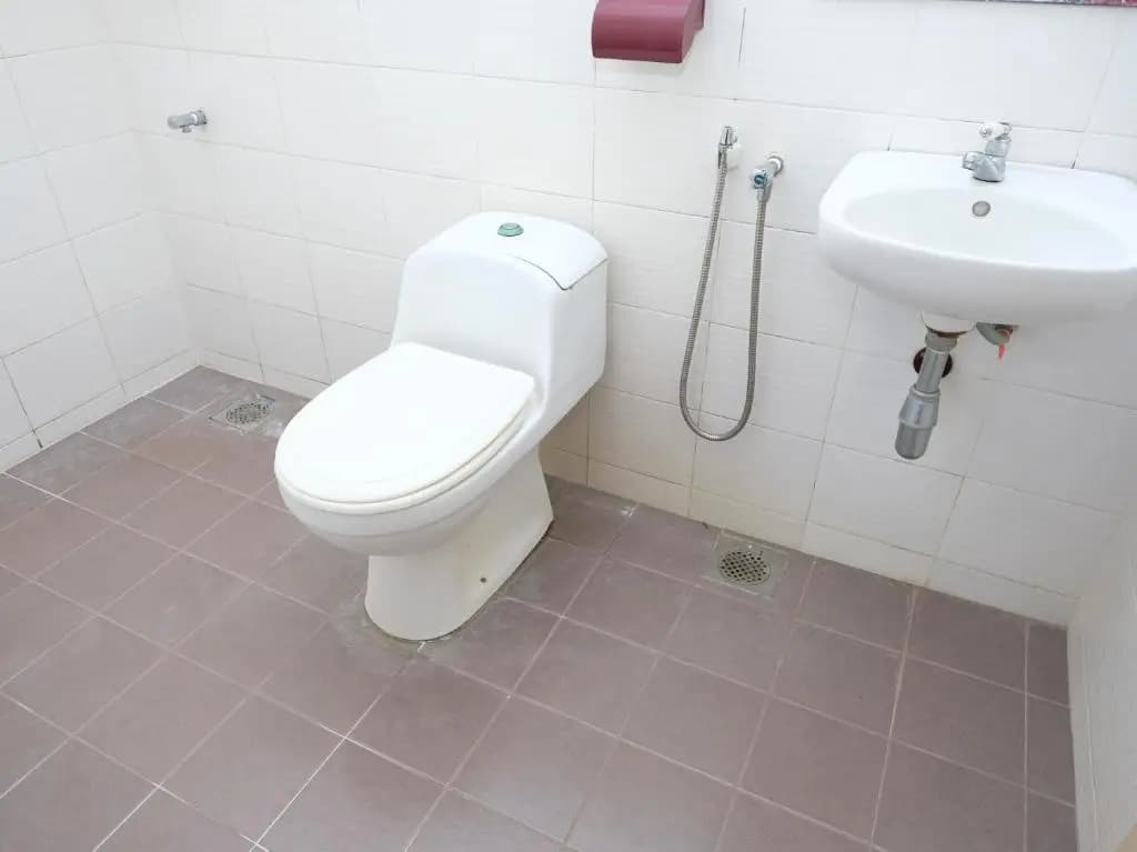 OYO 619 Grand City Hotel 2 - photo 10