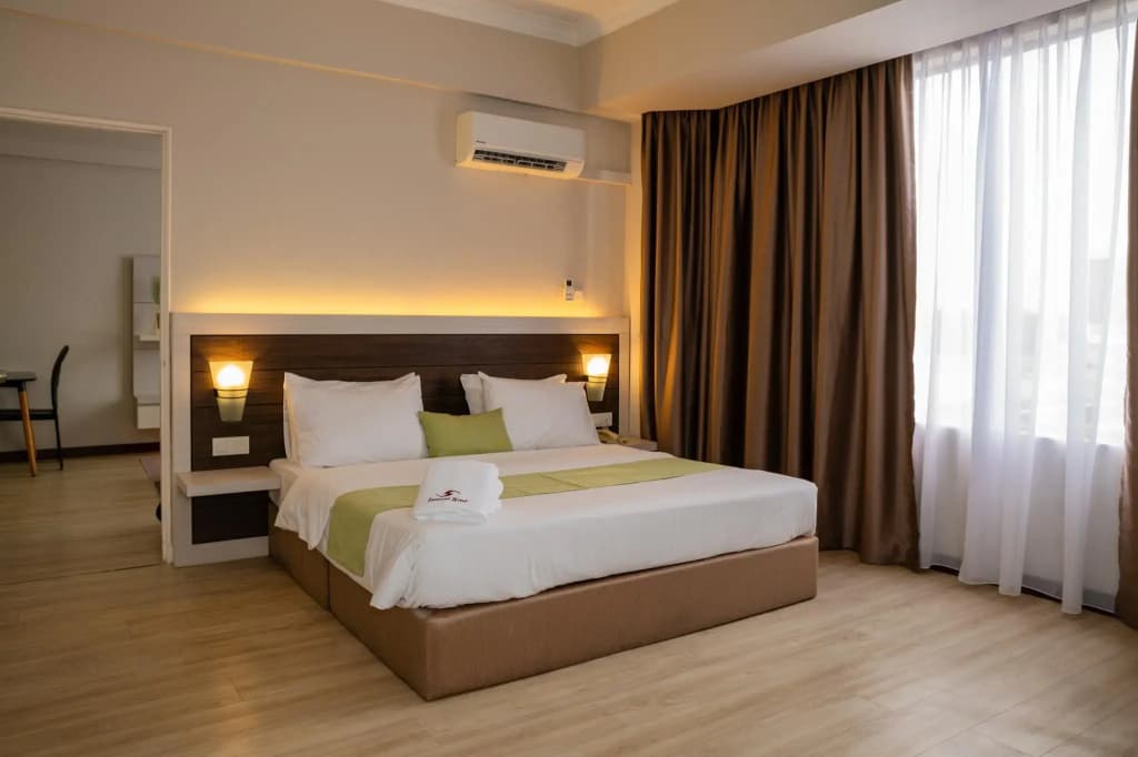 Somerset Hotel - photo 17