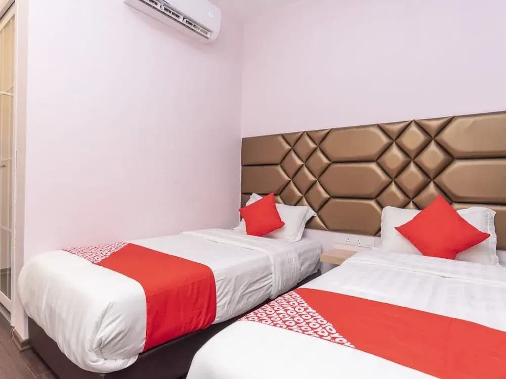 OYO 89423 Zenz Hotel - photo 16