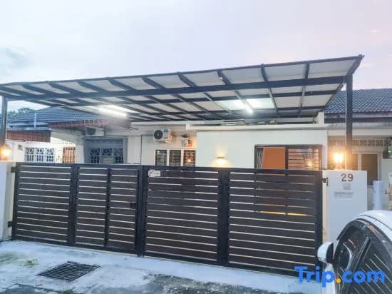 Cozy 4-Bedroom House BBQ Event at Klang by HCK - photo 1