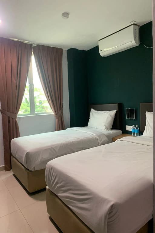 Room V Jalan Megat by Secom - photo 17