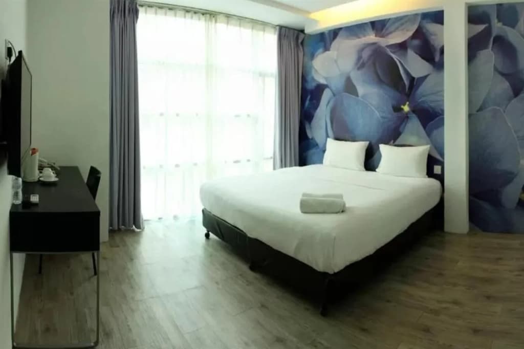 V Garden Hotel - photo 3