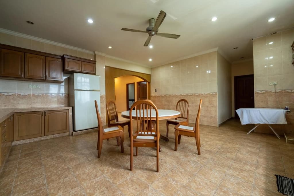 MK Homestay Wakaf Che Yeh with bathtub - Max 14 Pax - photo 9