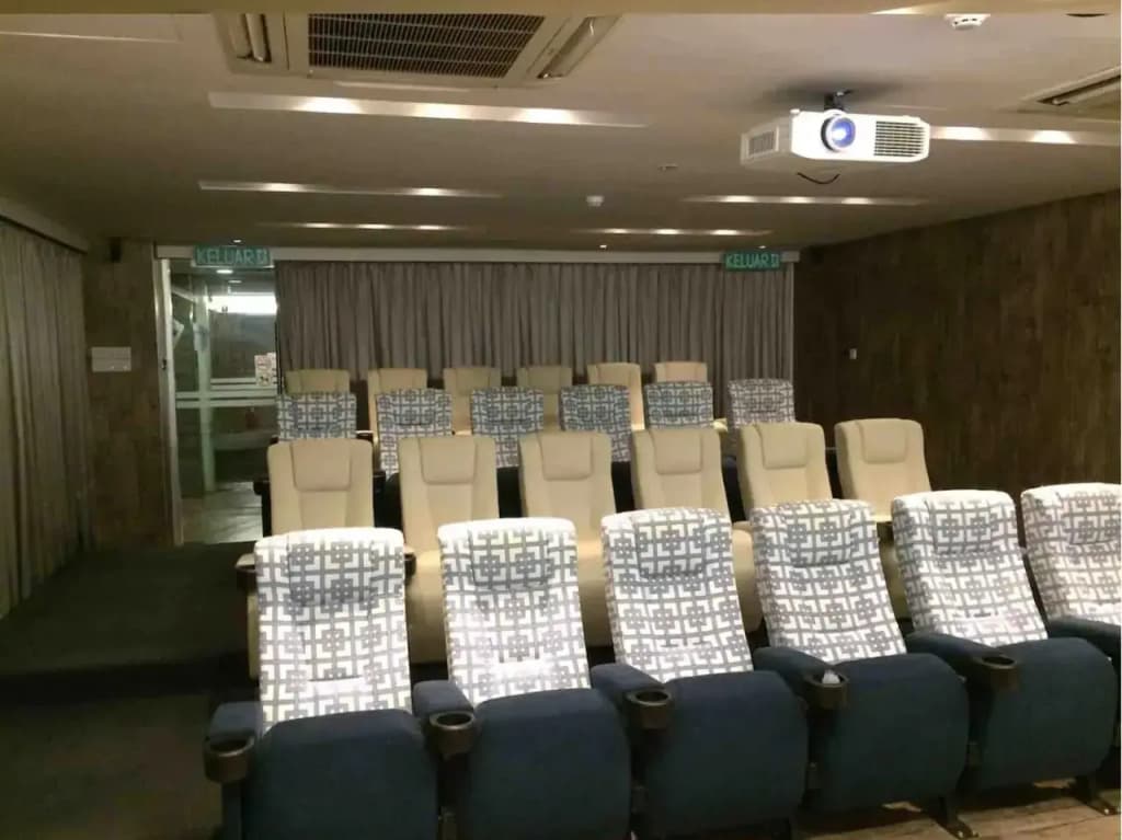 Mid Valley 1km away Verve Suites Old Klang Road - photo 8