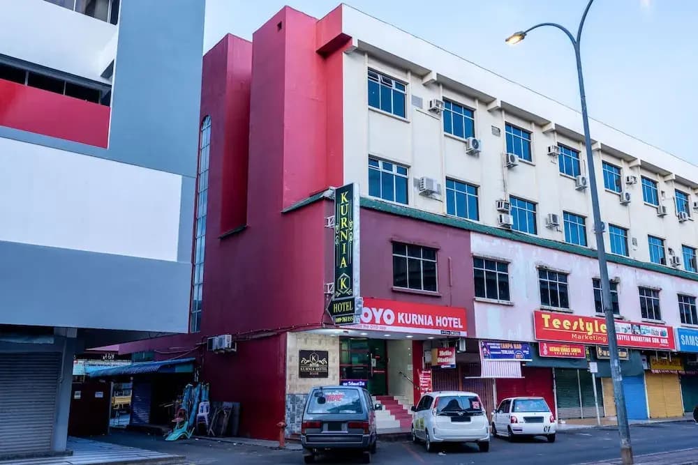 OYO 89997 Kurnia Hotel - photo 1
