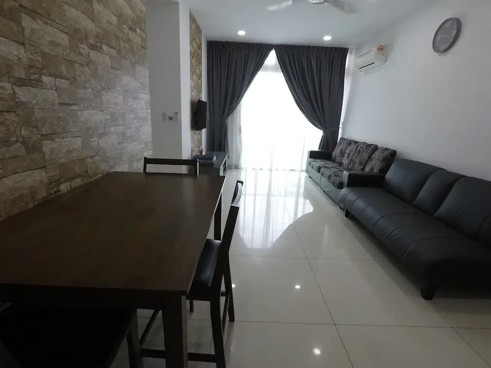 3R2B Seaview Condo - photo 8