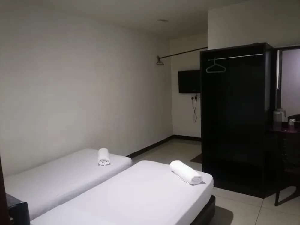 OYO 90392 Pulai City Hotel - photo 3