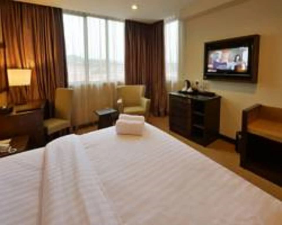 Lintas View Hotel - photo 5