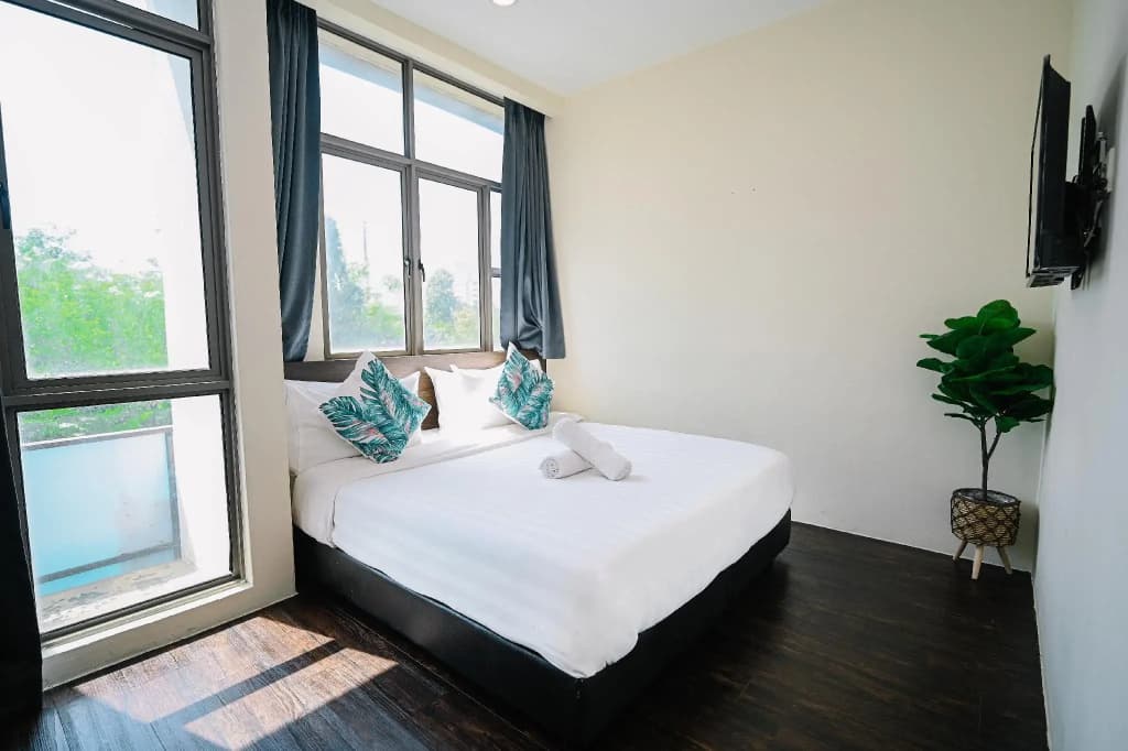 Swing & Pillows @ Z Hotel Cyberjaya - photo 13