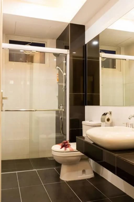 Southwest Designer's Suite by D Imperio Homestay - photo 9