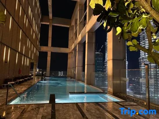 Queen Suites Tropicana The Residence by KLCC - photo 2