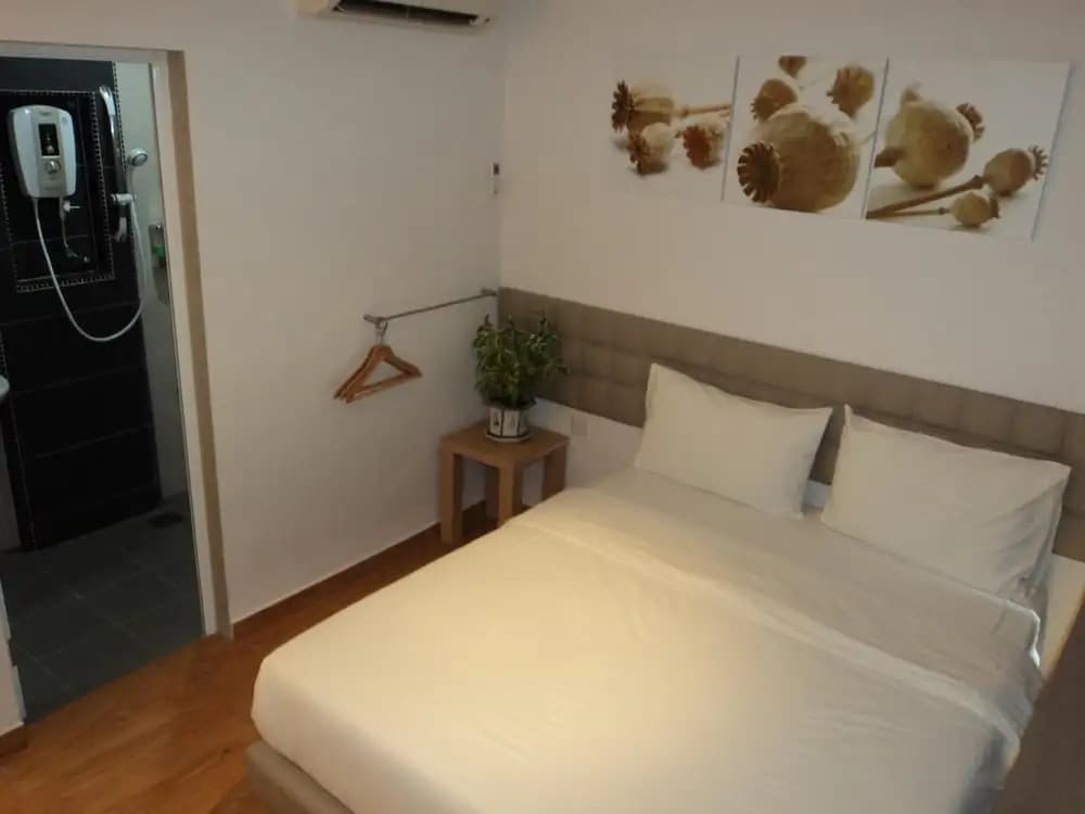 GM City Hotel - photo 6