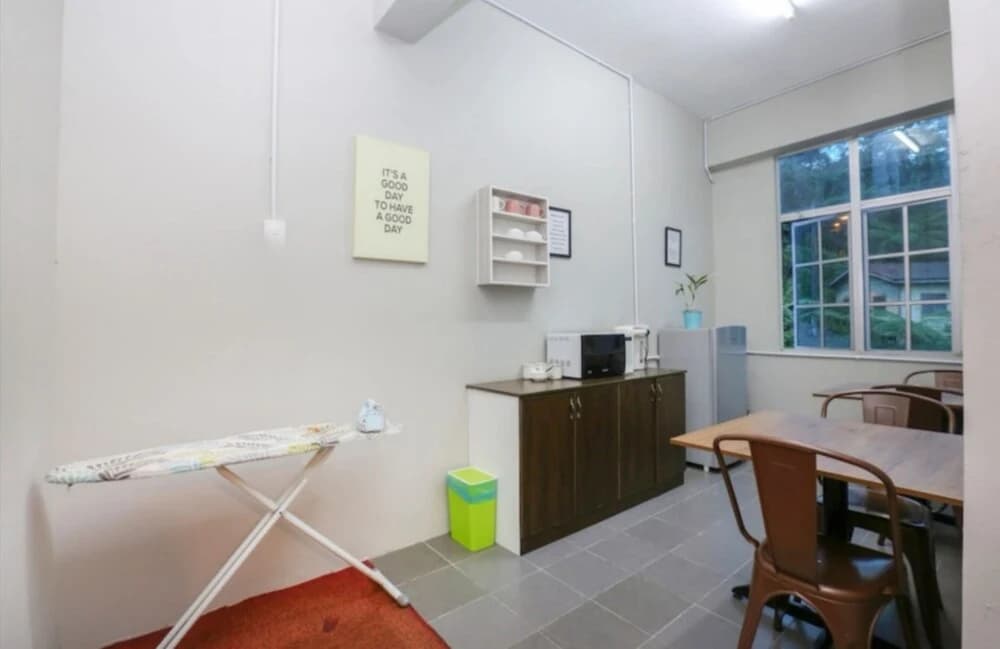 Hotel O Bed Station Guest House Dormitory - photo 2