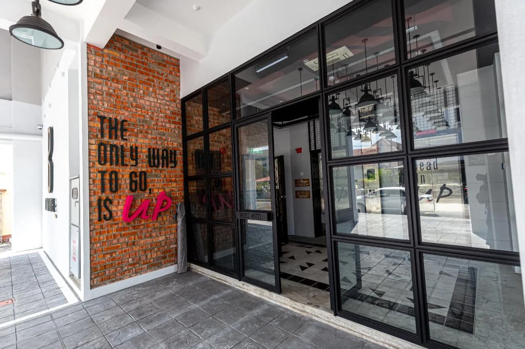 Brown Hotel - photo 1