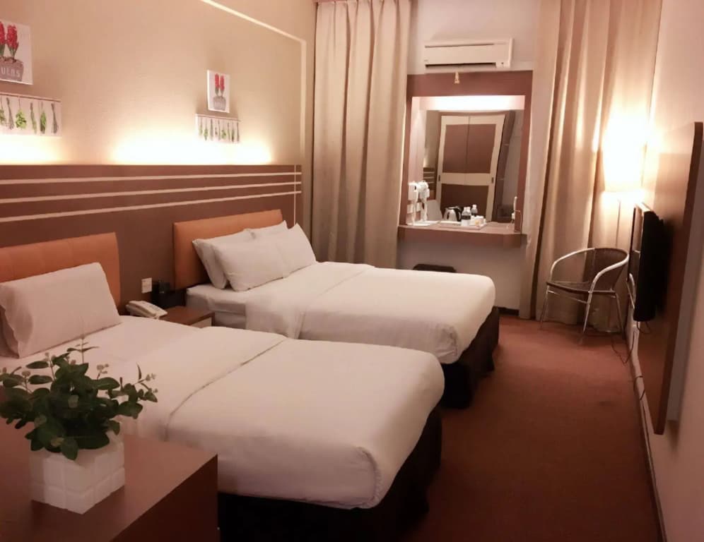 The Landmark Hotel - photo 2