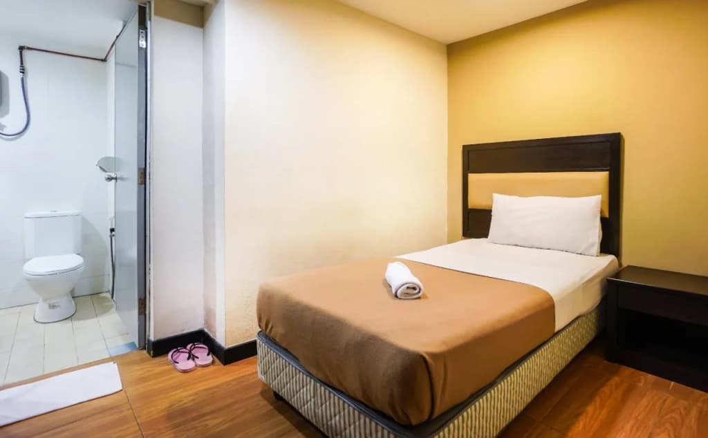 Lodge 18 Hotel - photo 7