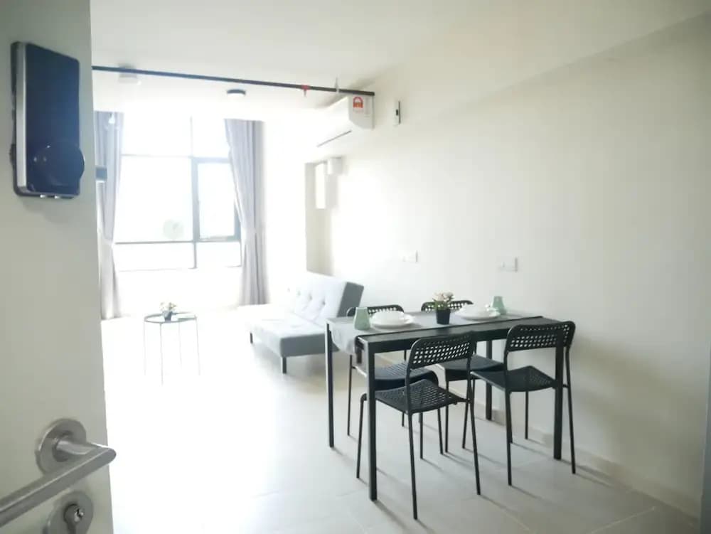 Tamarind Suites by Elite Stay - photo 25