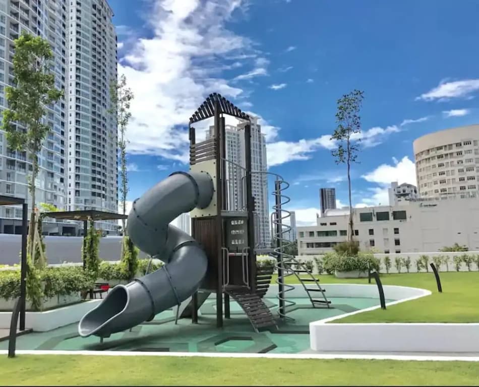 The Landmark Penthouse Luxury Condo by Casa Accommodation - photo 20