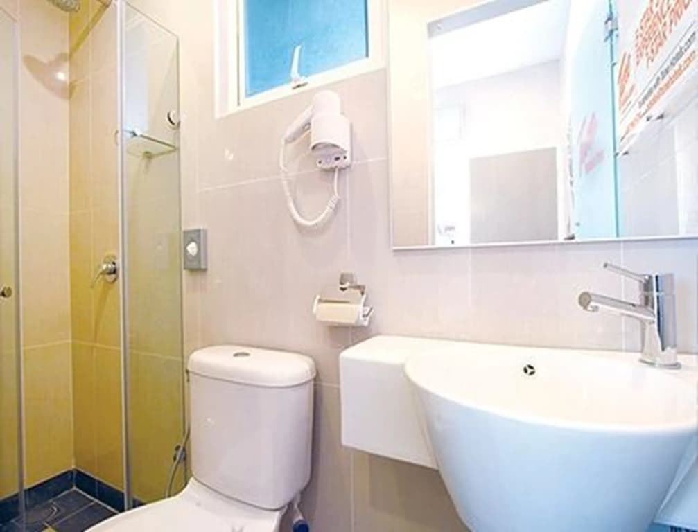 Tune Hotel KLIA Aeropolis - photo 8