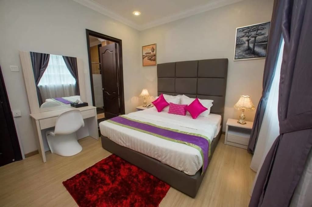 Smurf Inn Homestay - photo 5