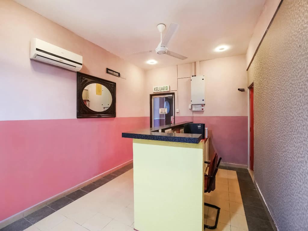 OYO 89585 Hotel Happy Inn - photo 12