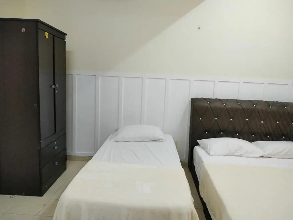 COZY Homestay KTCC Mall Pantai Batu Burok HSNZ 3BR Pangsapuri Ladang Gemilang 1 by NadiHome - photo 3