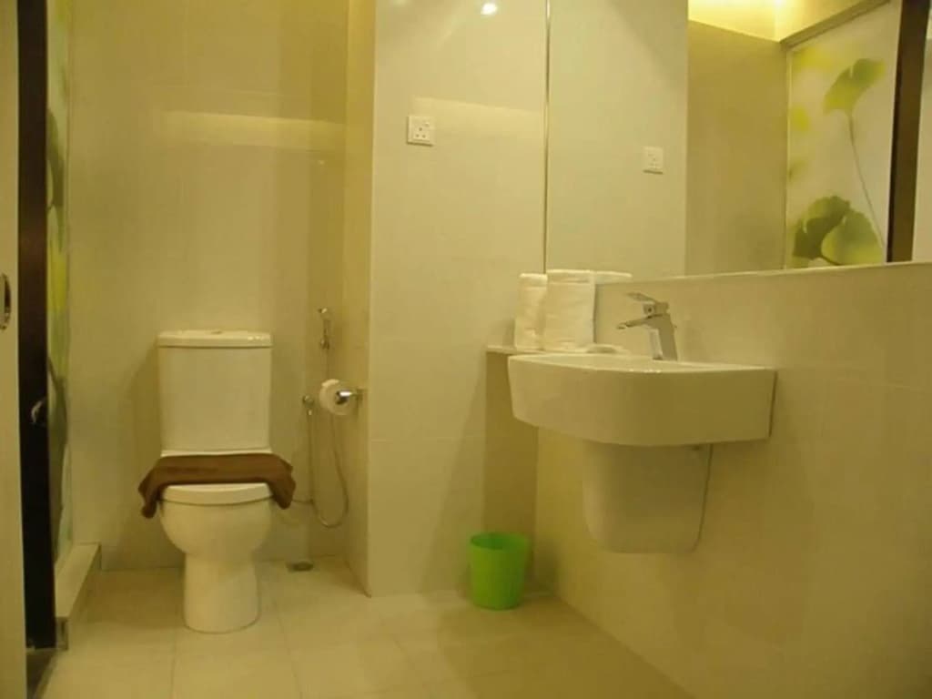 Yan Hotel - photo 11