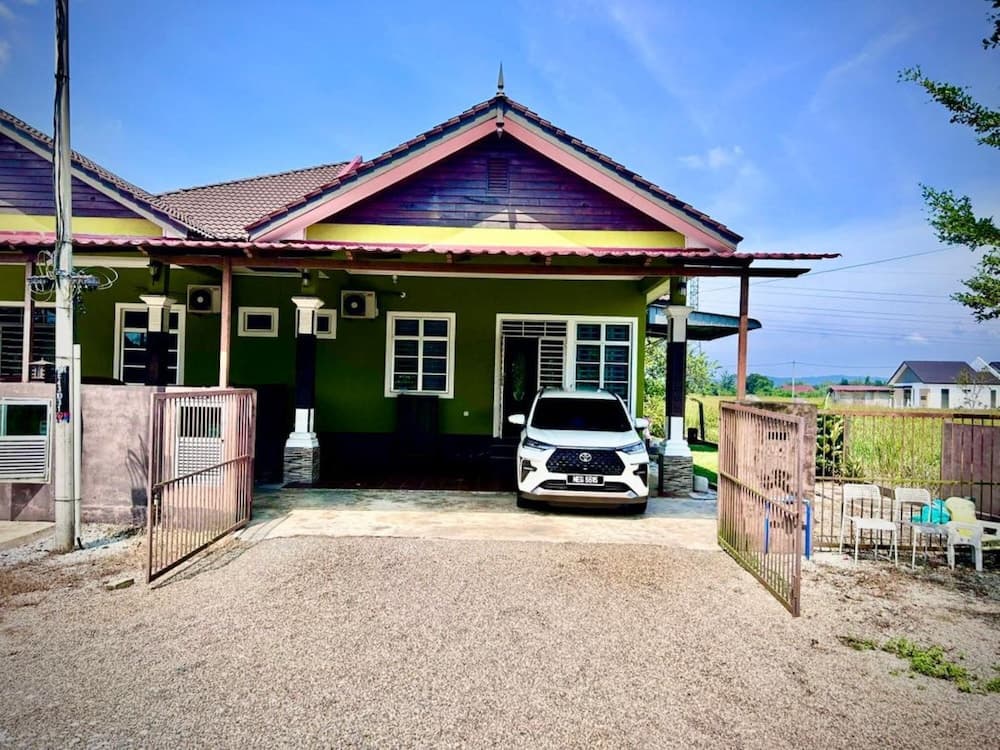 Homestay Selesa KPB Guest House - photo 17