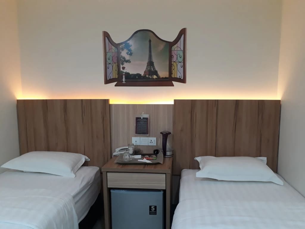 Alaxis Hotel - photo 2