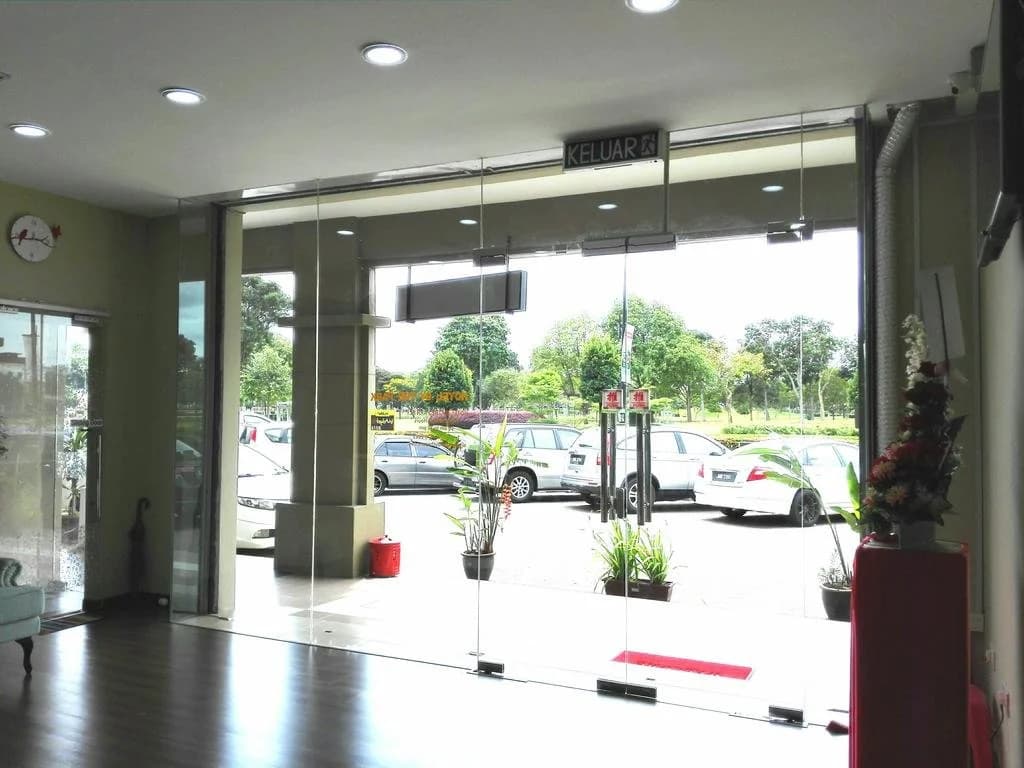 Hotel By The Park - photo 1