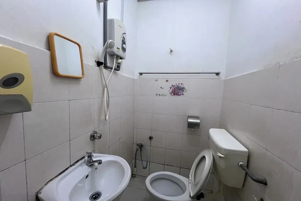 Seri Kemaman Inn, Chukai Terengganu - photo 32