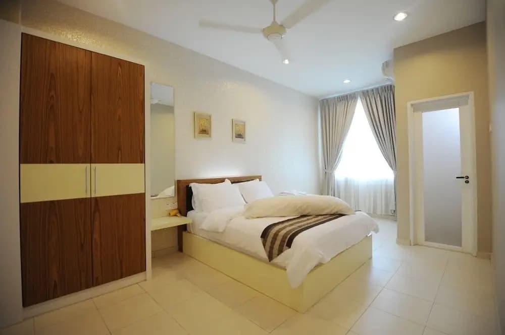 Courtyard Residence - photo 2