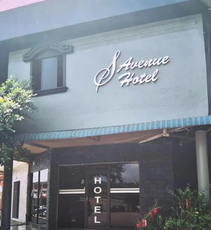 S Avenue Hotel - photo 13