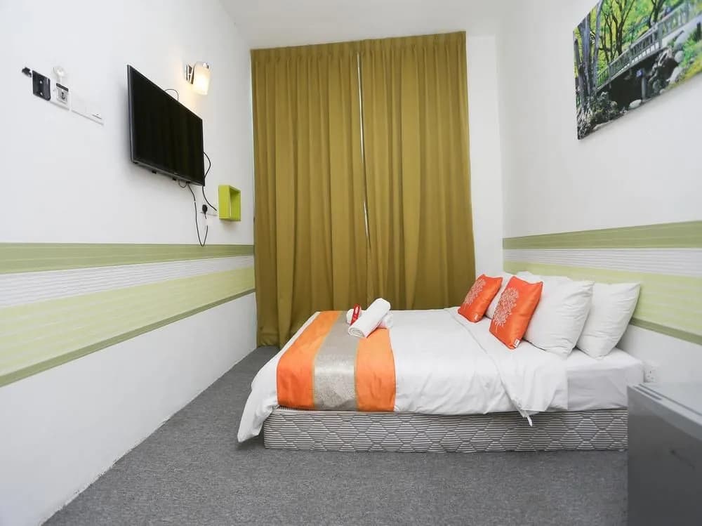 OYO 221 Olive Hotel - photo 1