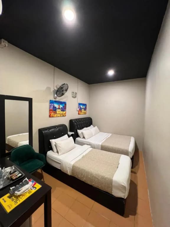 Ghazrins Garuda Hotel - photo 30