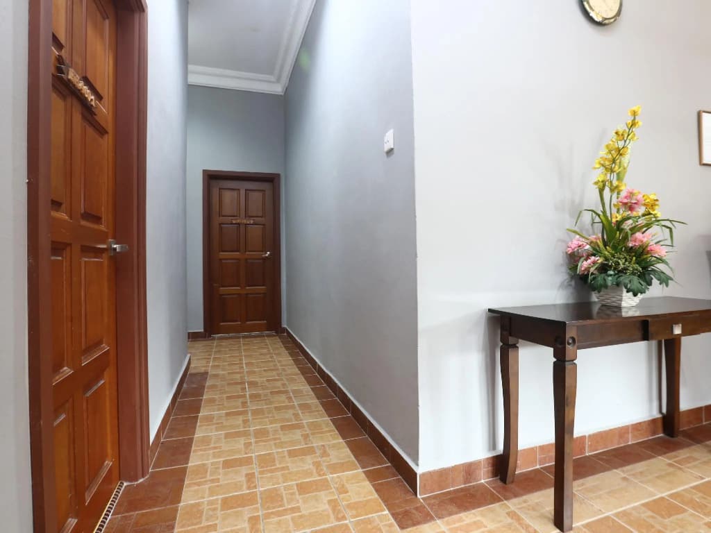 OYO 89523 Villa Sri Mayang - photo 12
