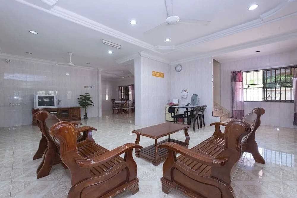 SPOT ON 89941 Rivermoon Guest House - photo 1