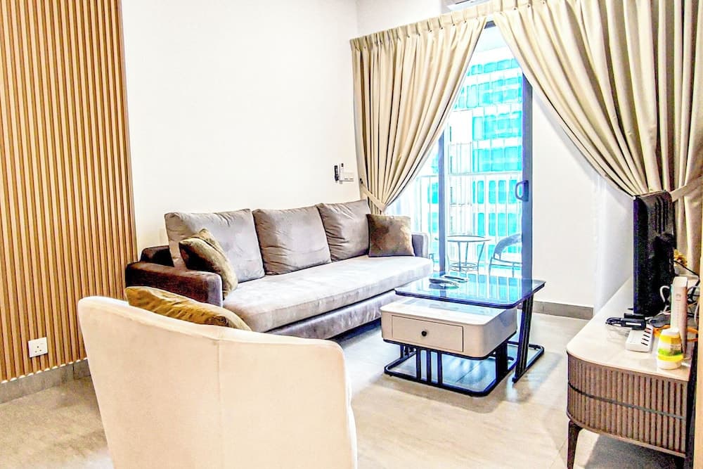 Mall Suite at Sunsuria Forum by HCK - photo 3