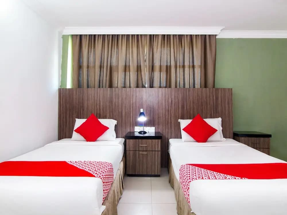 Super OYO 443 Crystal City Hotel - photo 6