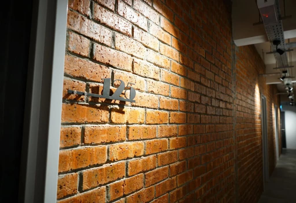 Brick Box Hotel - photo 17