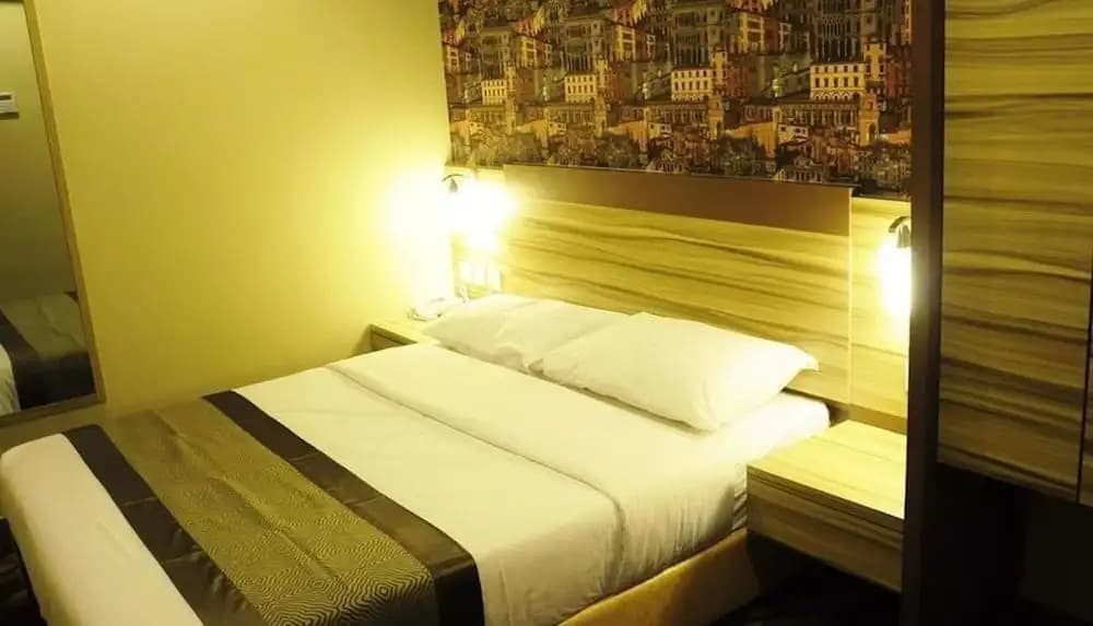 Victory City Hotel Crystal Bay - photo 15