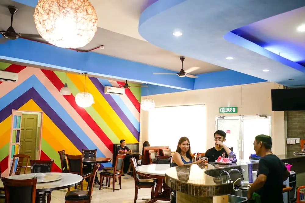 Hotel O Night Queen salak Tinggi - photo 25